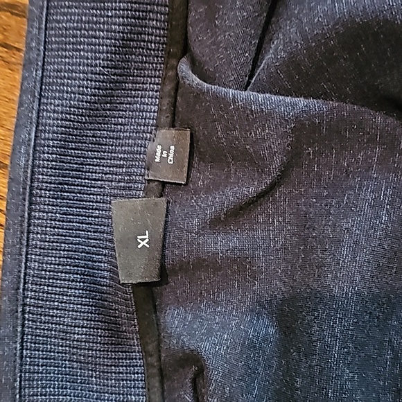 Hugo Boss light jacket - Picture 2 of 3